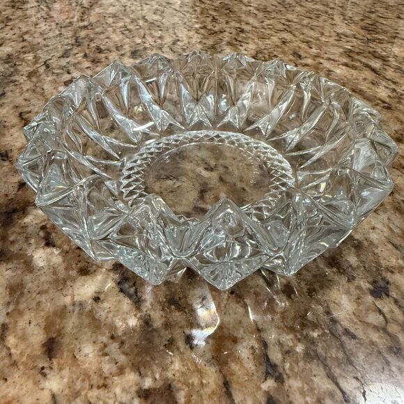 VINTAGE KIG Indonesia Heavy Pressed Glass Diamond Pointe Ashtray, Lead Crystal - Picture 4 of 8